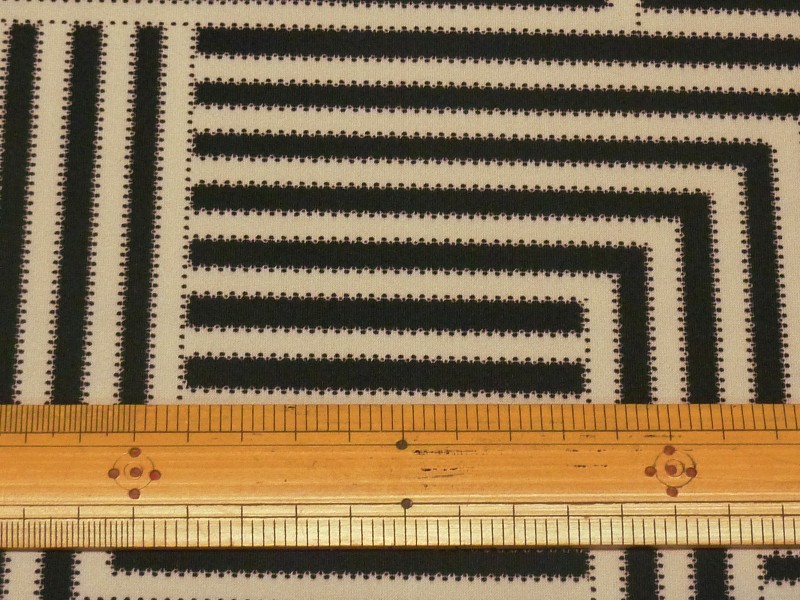 ブラック系幾何学模様　ハイテンションニット　(1.5m・2m・3mカット)